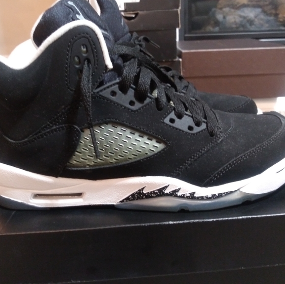 Air Jordan 5 Retro - Picture 3 of 5